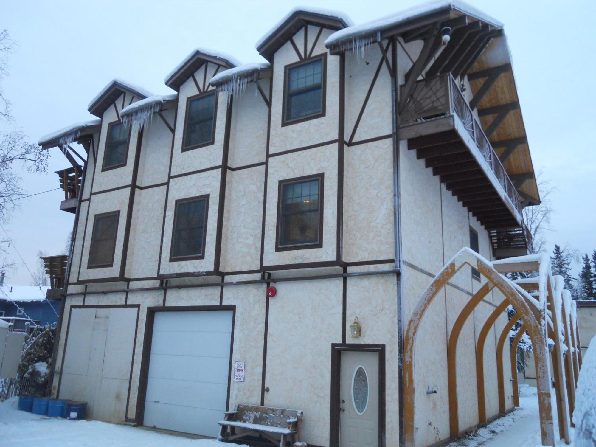 Abbey Archway Inn Fairbanks Exterior photo